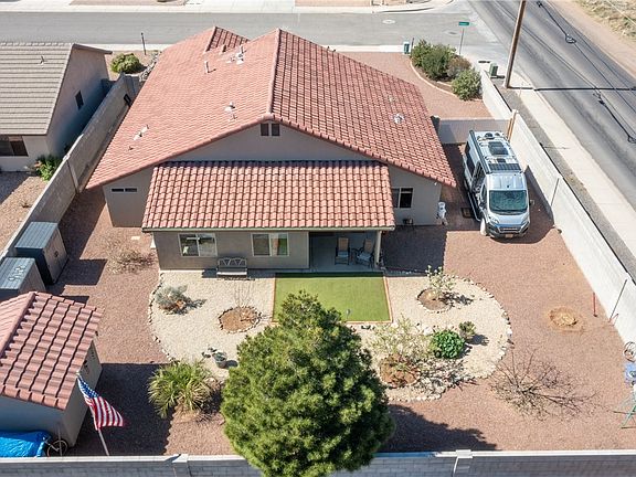 2nd image of 3984 N Diamond Drive