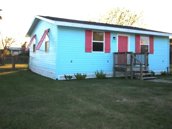1061 O'Neil Rd, Crystal Beach, TX 77650