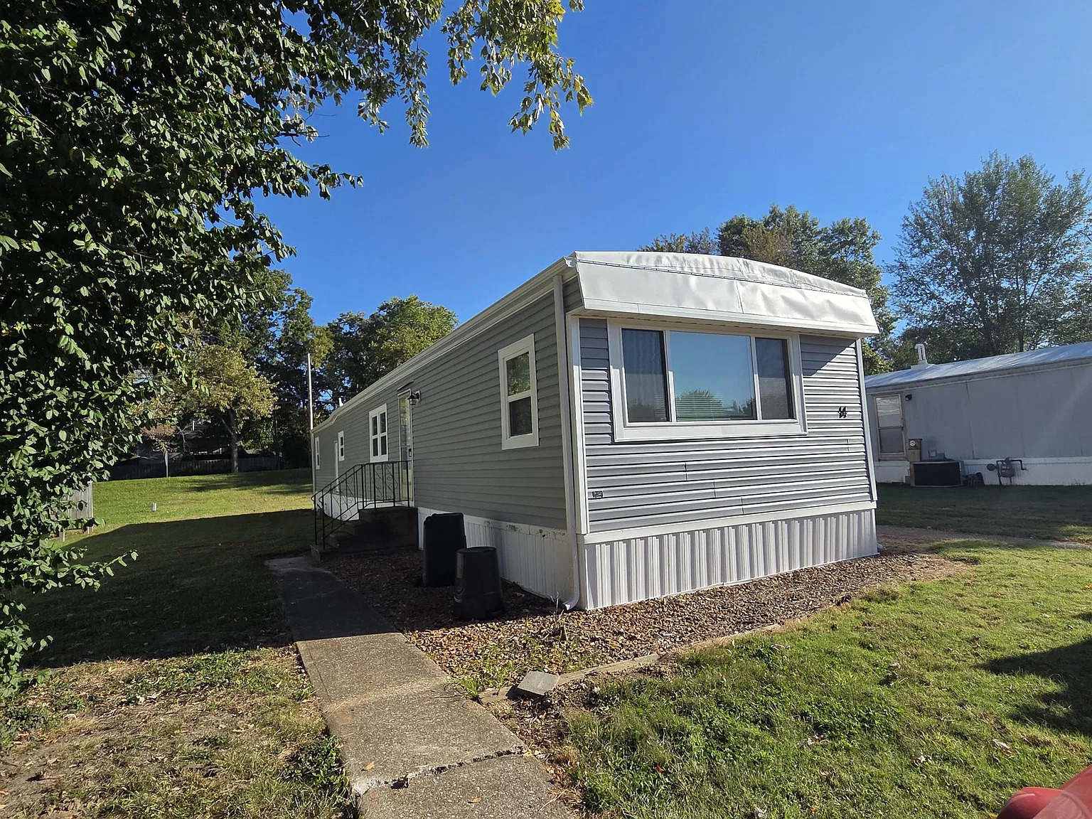 3 bed, 1.5 bath, 910 sqft, $1,350 — Photo 3
