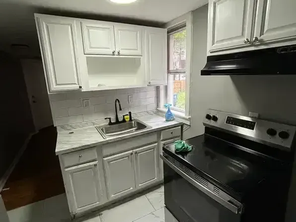 77 Hazel St APT 1L, New Haven, CT 06511