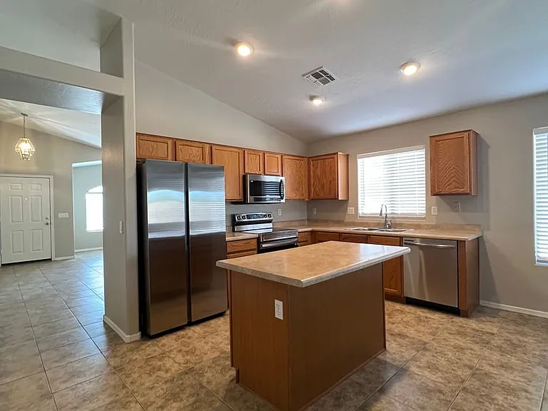 33889 N Barbara Dr — Photo 8