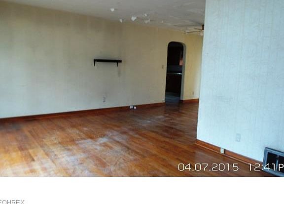 3rd image of 213 Mansell Dr