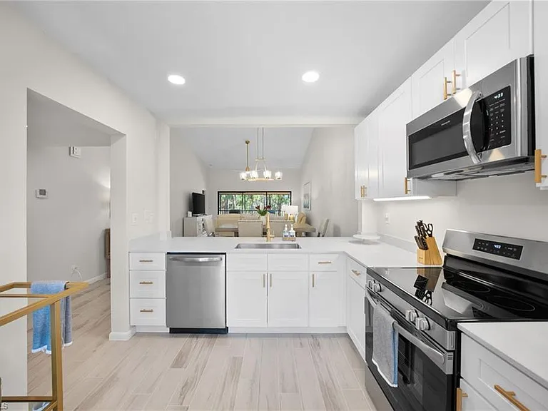 1808 Kings Lake Blvd #203 — Photo 11