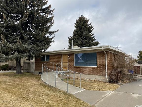 2nd image of 1618 W Leland Dr
