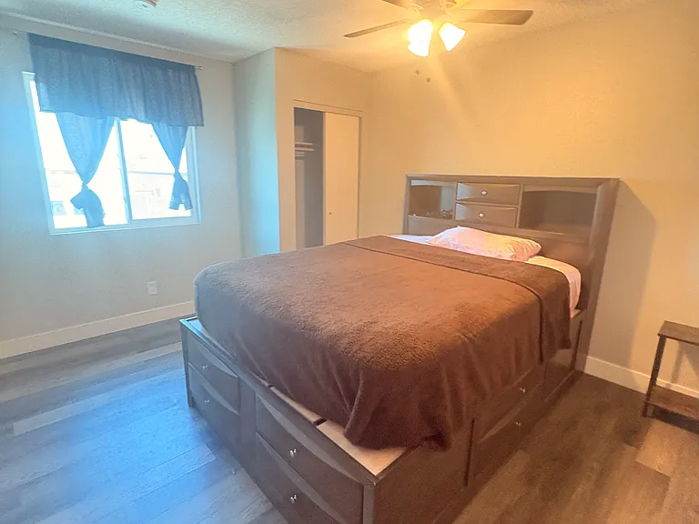 10028 W Sells Dr — Photo 6