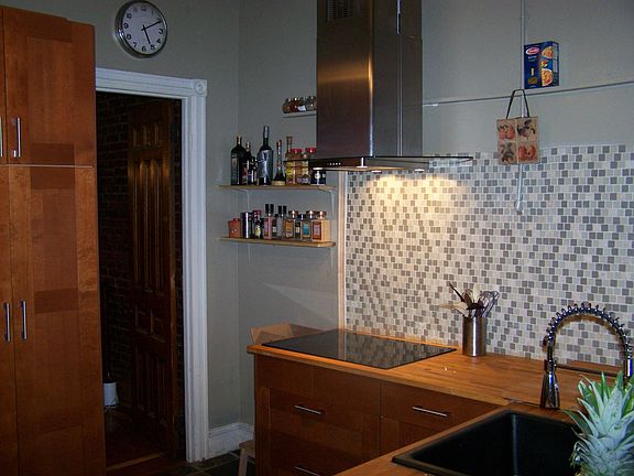 5th image of 218 N 9th St