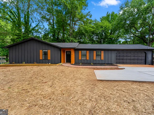 3375 King Arthur Dr SW, Marietta, GA 30008