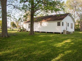 120 6th St, Stowell, TX 77661