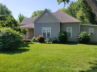 409 Shivel Ave, Gower, MO 64454