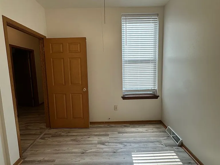302 E Hadley — Photo 6