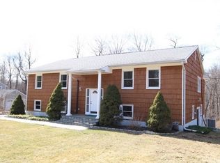 32 Edgewood Rd, Ossining, NY 10562