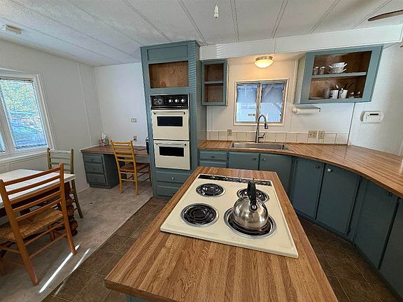 4th image of 824 S 1st St