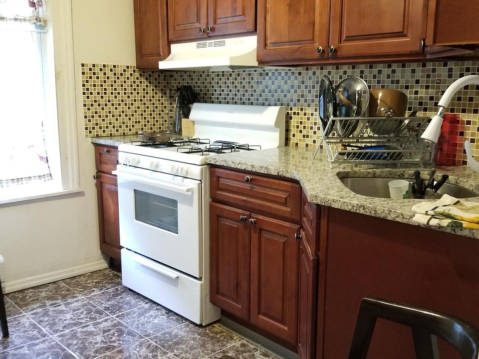 1st image of 16415 108th Ave #2