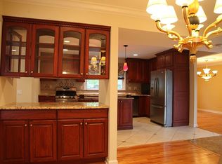 1 Remington Dr, Edison, NJ 08820