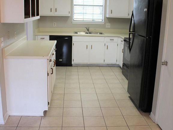 4th image of 1934 Vizcaya Dr