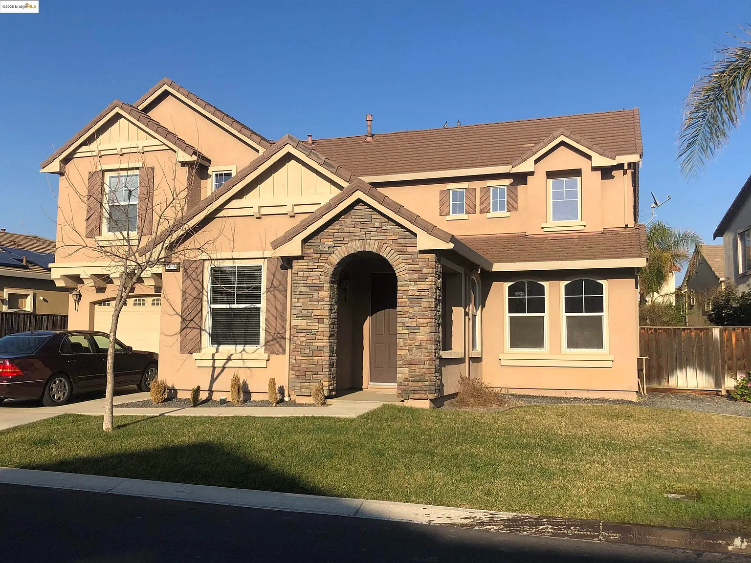 5666 Arcadia Cir photo 1