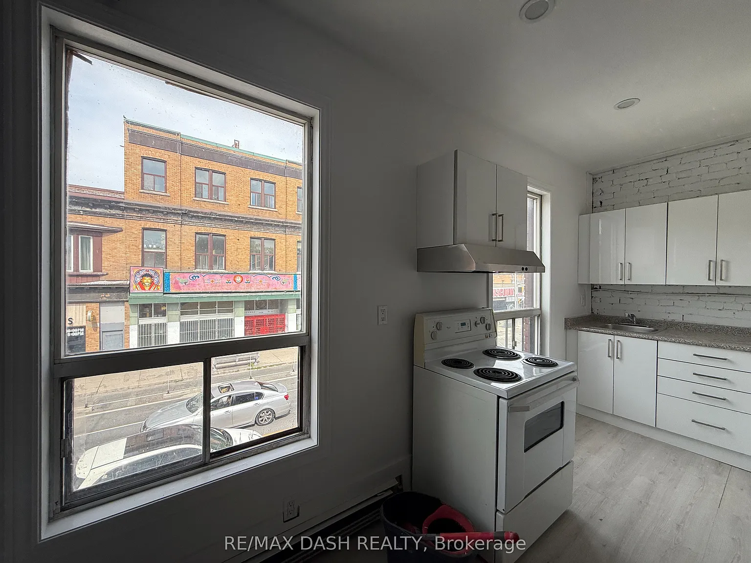 Bloor St W — Photo 4