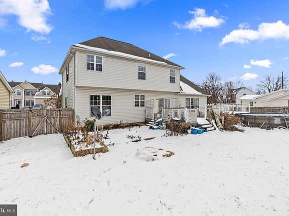 3rd image of 13514 Essex Dr