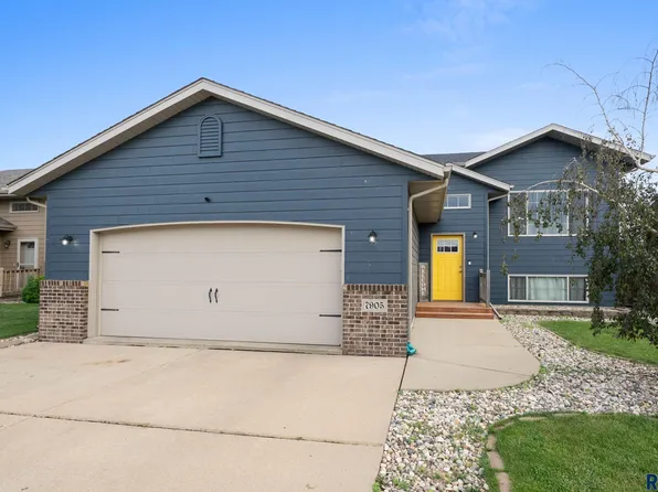 7905 W Wilson Dr, Sioux Falls, SD 57106