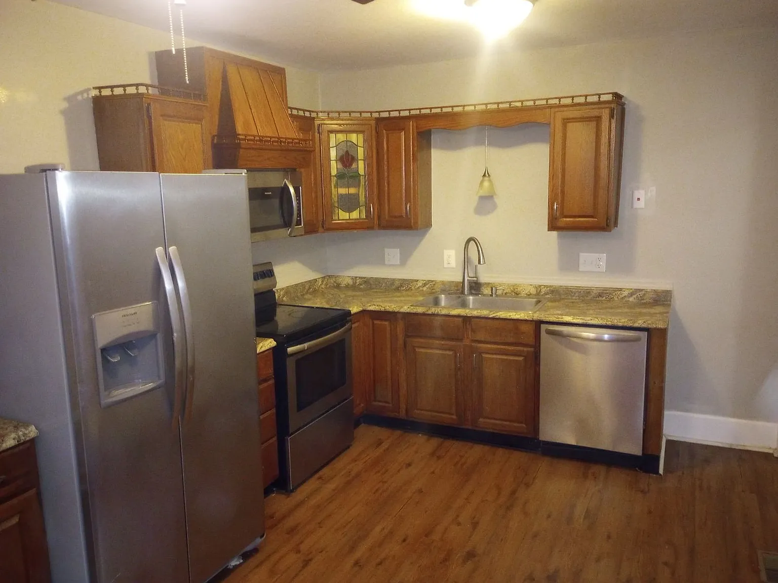 2 bed, 1200 sqft, $950 — Photo 2