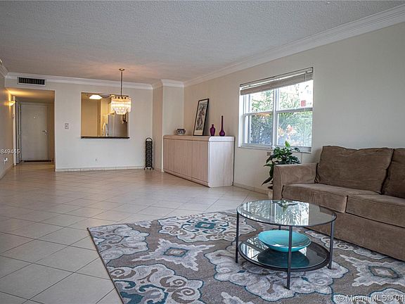 5th image of 121 Golden Isles Dr APT G2