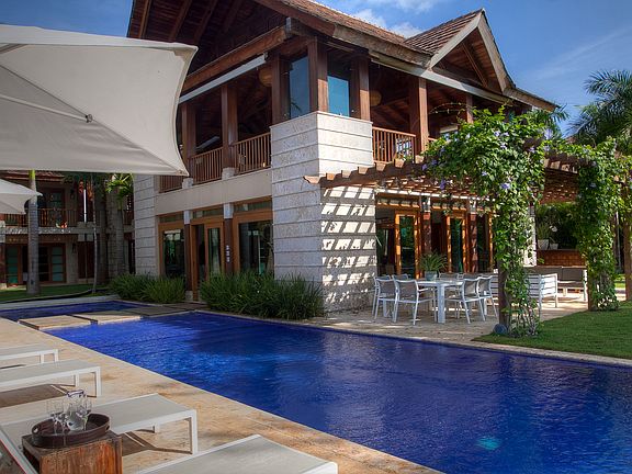 3rd image of Bahia Chavon #10