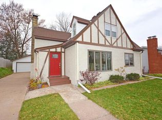 967 Felix St, West Saint Paul, MN 55118