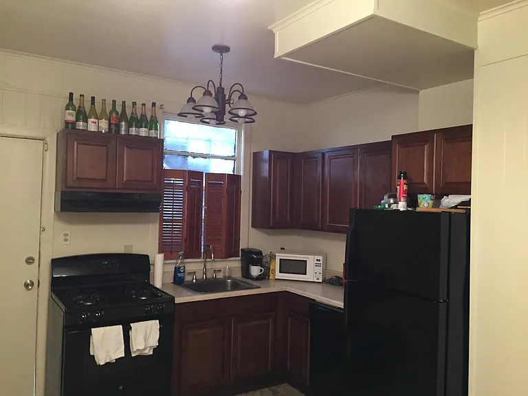 1527 Lowerline St — Photo 9