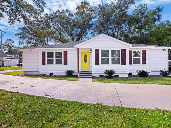1026 Holcombe Rd, Hanahan, SC 29410