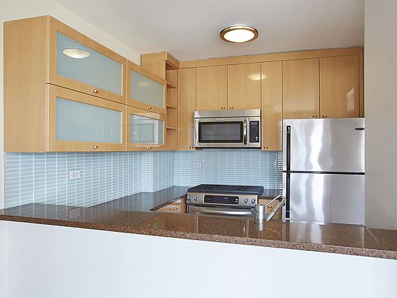 2nd image of 404 E 79th St APT 9G