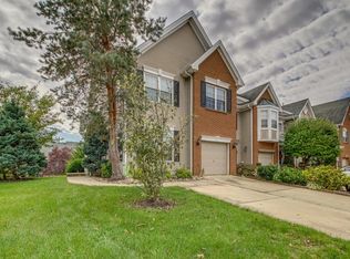 63 La Costa Dr, Blackwood, NJ 08012
