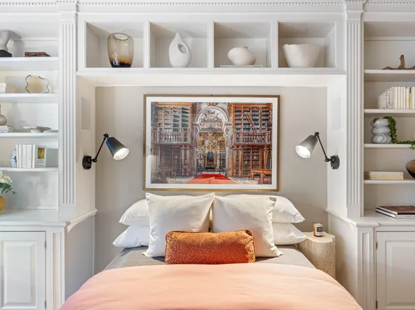 320 East 72nd Street image 8 of 17