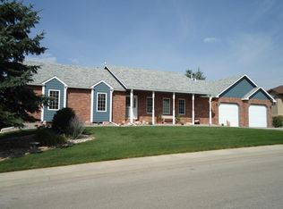 2410 Bluffs Ridge Dr, Gillette, WY 82718