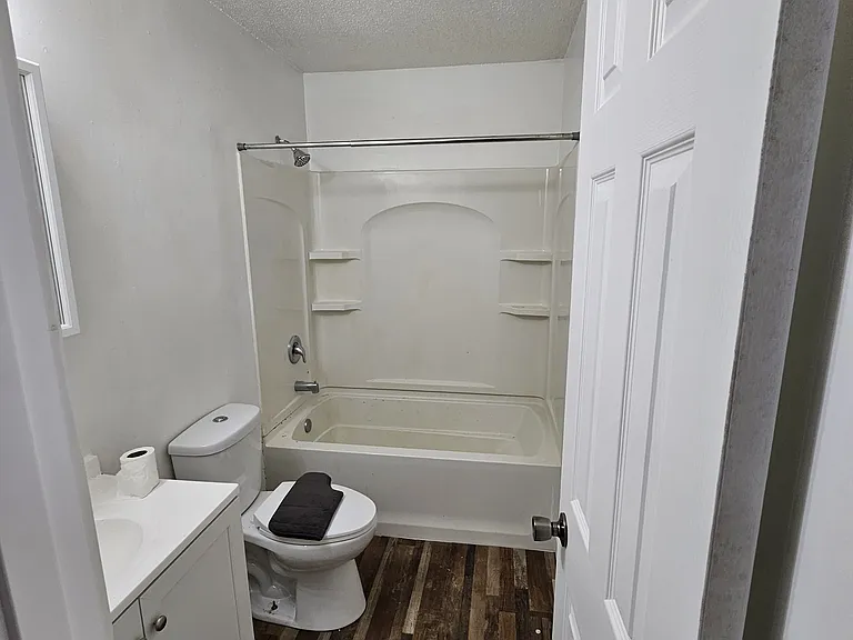 1260 Oakview Dr #4 — Photo 16