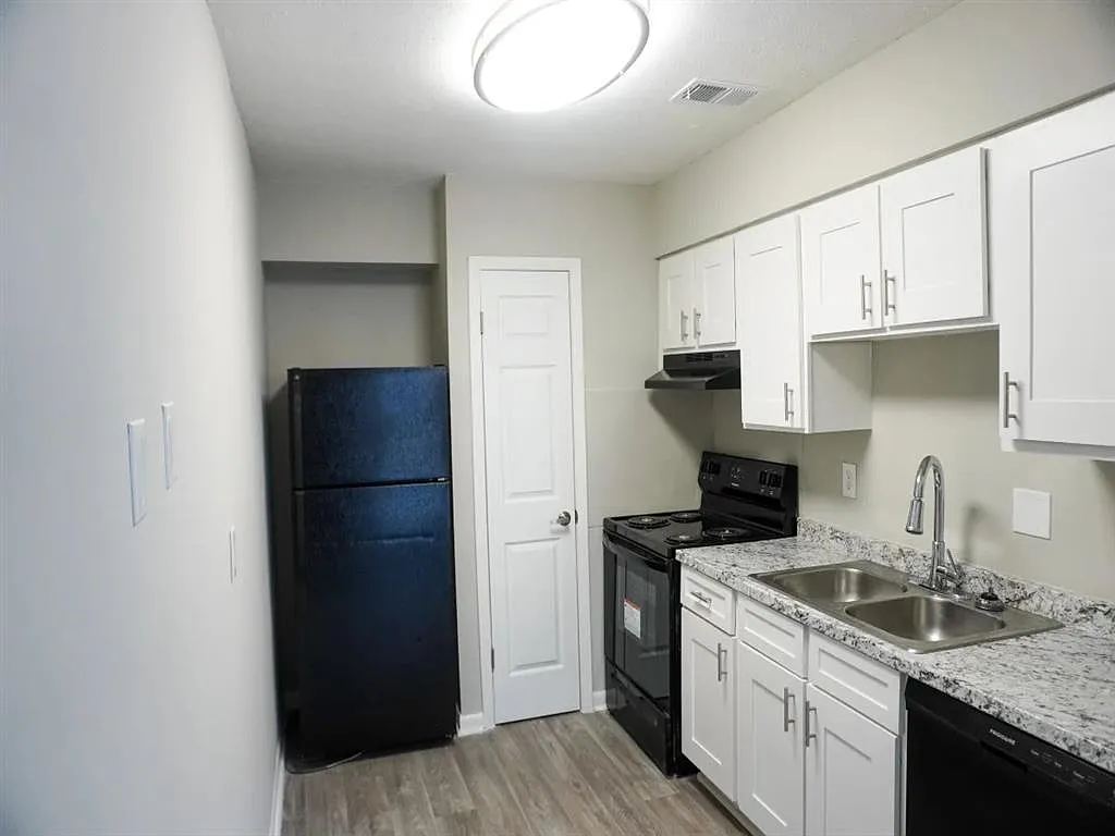 Arrowhead Townhomes — Photo 4