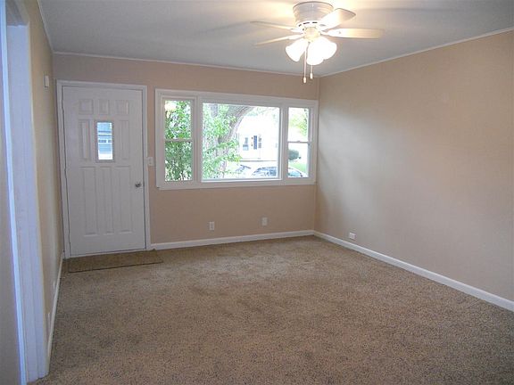 4th image of 1560 Green Acre Dr