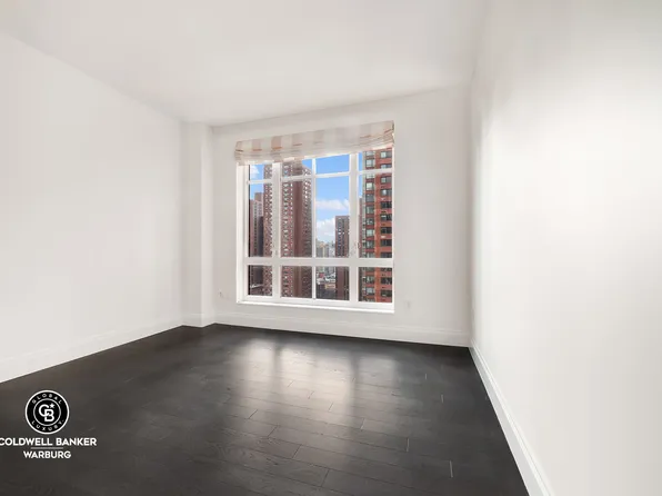 200 East 95th Street image 9 of 23