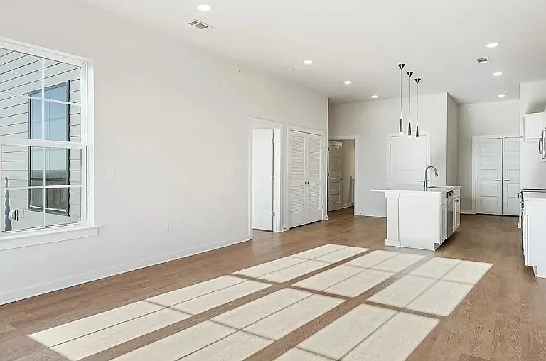 2900 Edwin Way #401 — Photo 7