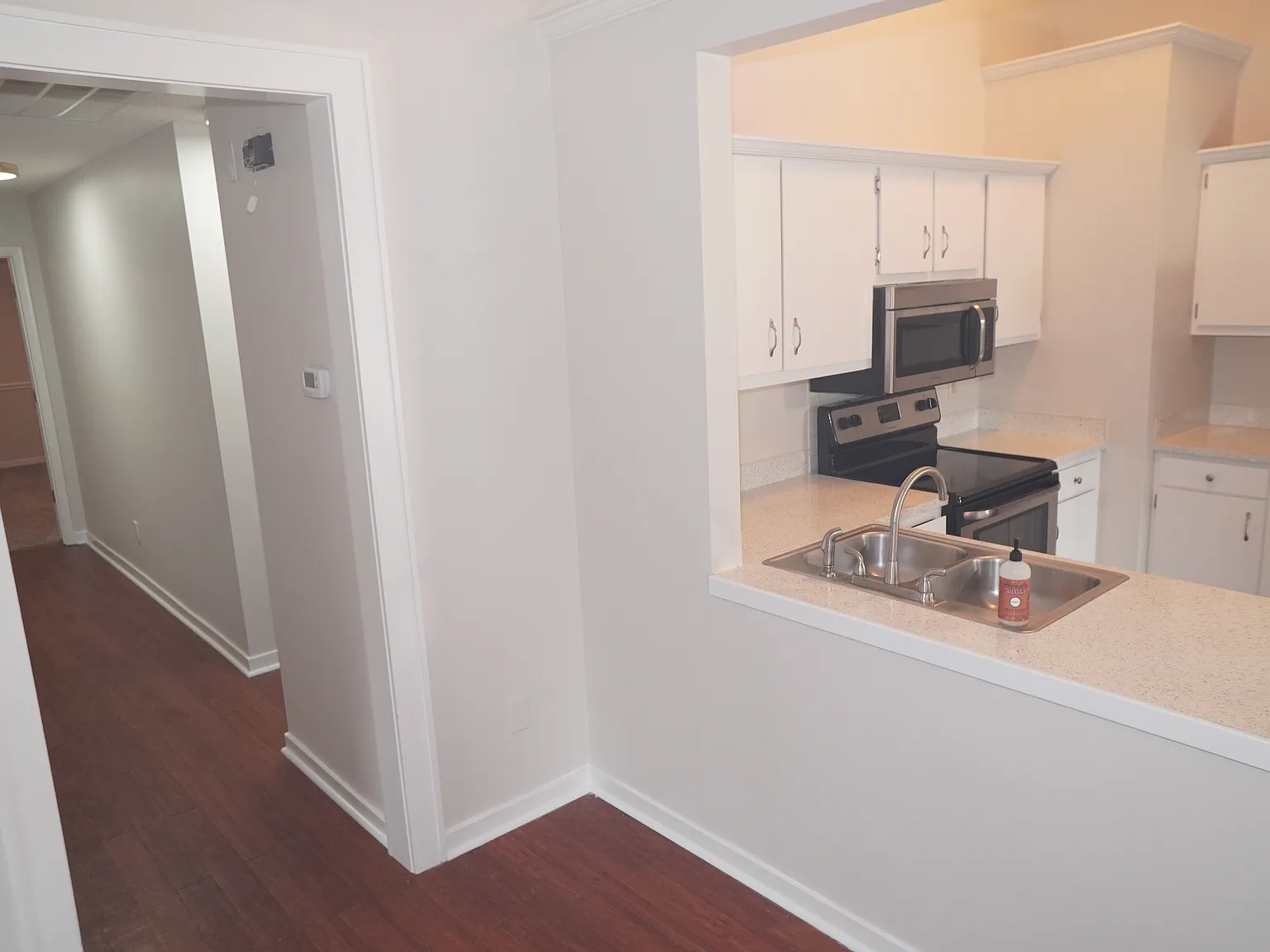 3 bed, 1290 sqft, $3,195 — Photo 4