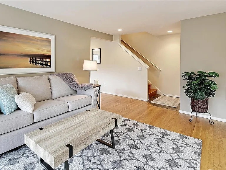 727 N 43rd St — Photo 5
