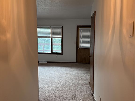 5th image of 726 W 2nd St #2