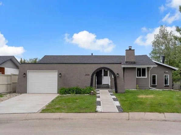 2930 E Oakmoor Cres SW, Calgary, AB T2V 3Z7
