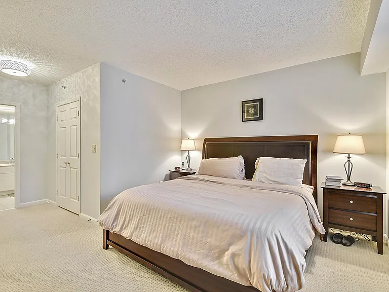2105 Jamieson Ave — Photo 10