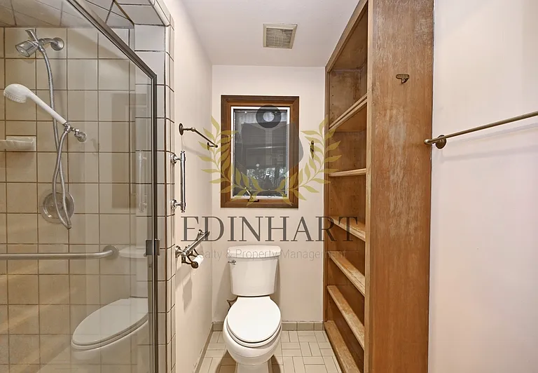145 E University Ave — Photo 40