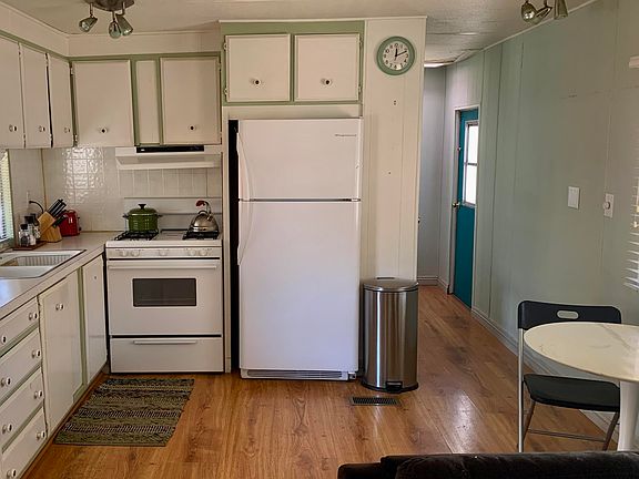 4th image of 186 E Fondulac St