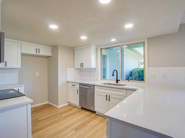 6206 NW Cherry St — Photo 6