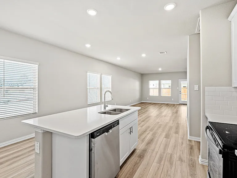 3300 Sedge Grass Dr — Photo 8