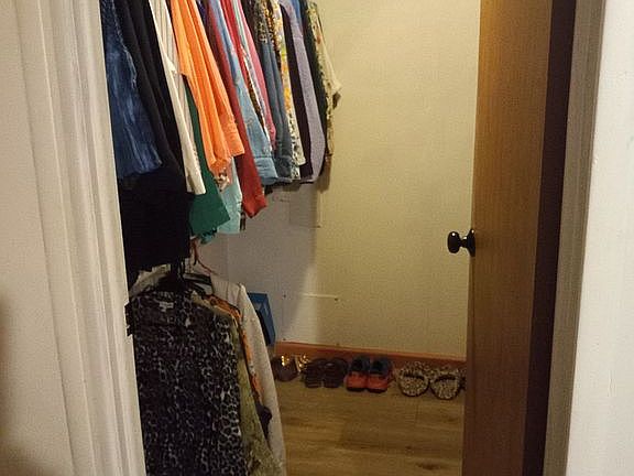 4th image of 2208 Strawberry Ln