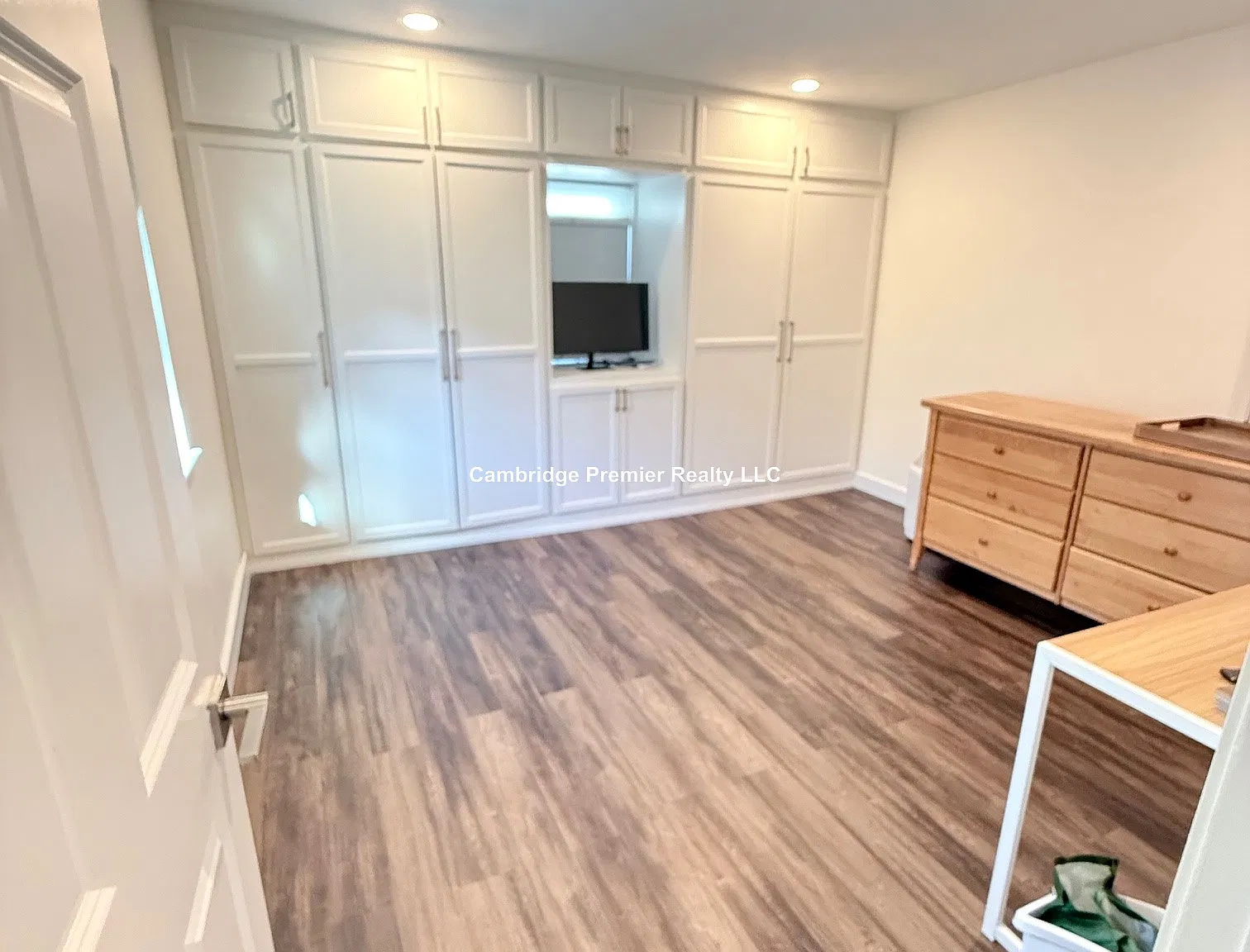 4 bed, 1683 sqft, $4,500 — Photo 1