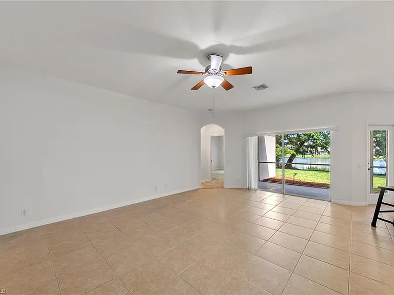 2410 Verdmont Ct — Photo 12
